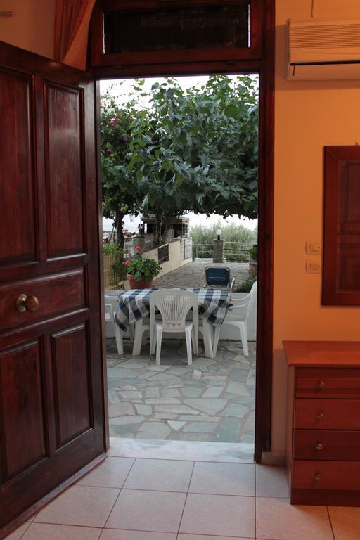 Ballas Apartments Айя-Евфимия Номер фото