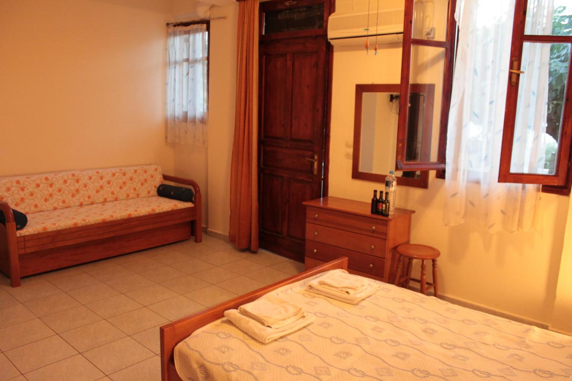 Ballas Apartments Айя-Евфимия Номер фото