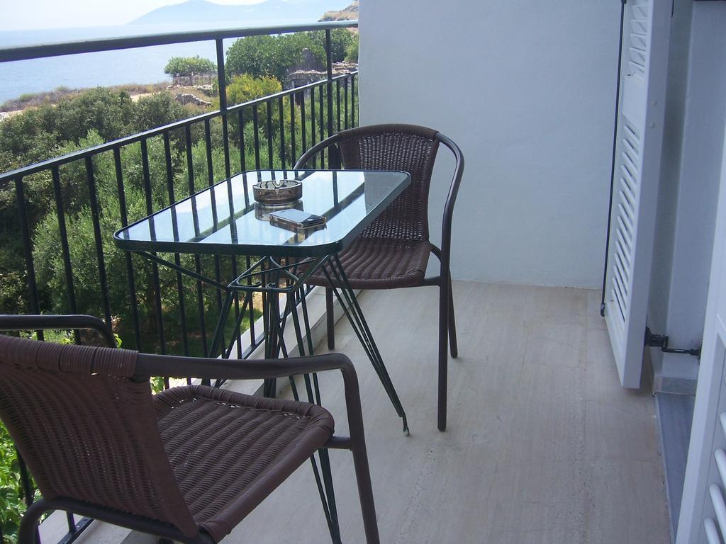 Ballas Apartments Айя-Евфимия Номер фото